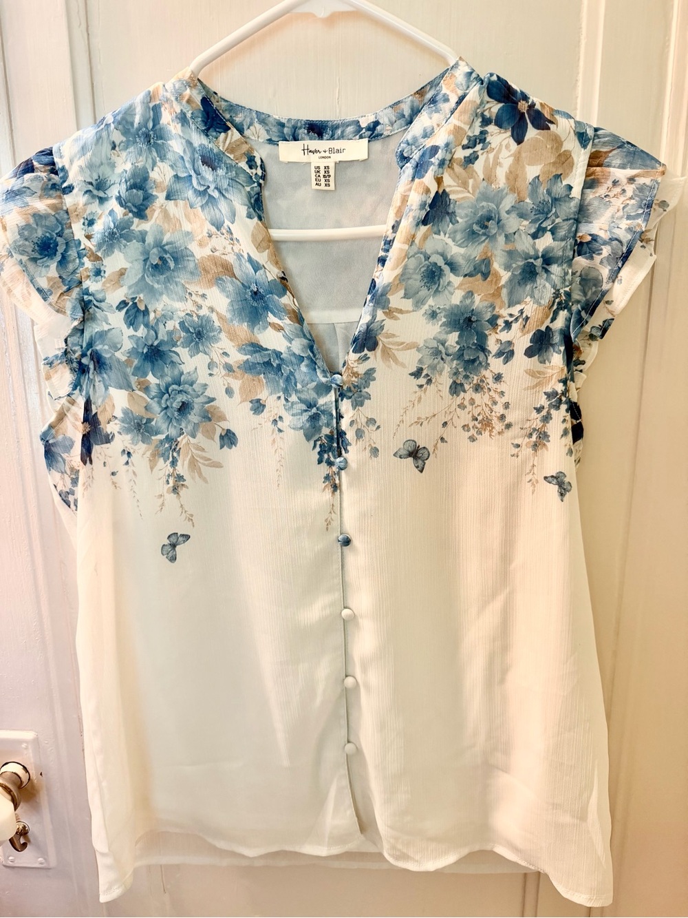 Blue Floral Flutter Sleeve Blouse - White/Blue